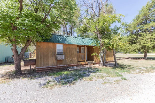 $675,000 | 830 Burnett Street, Miami, TX 79059