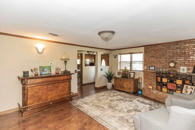 $675,000 | 830 Burnett Street, Miami, TX 79059