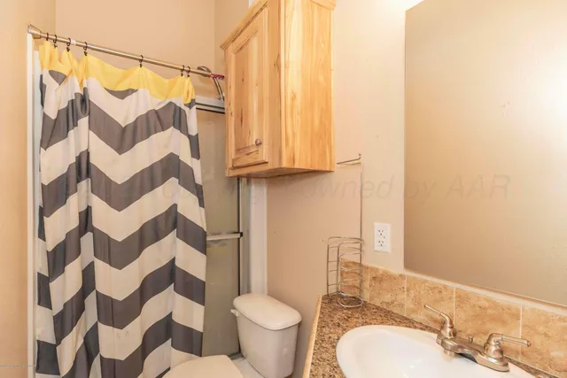 $675,000 | 830 Burnett Street, Miami, TX 79059