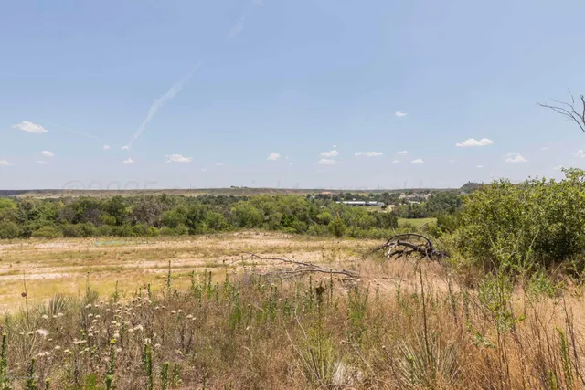 $675,000 | 830 Burnett Street, Miami, TX 79059