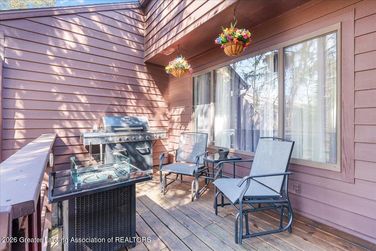 225 East Jolly Road, Unit F3 Lansing, MI 48910 - Photo 3 of 26 05-Media Jett - 30