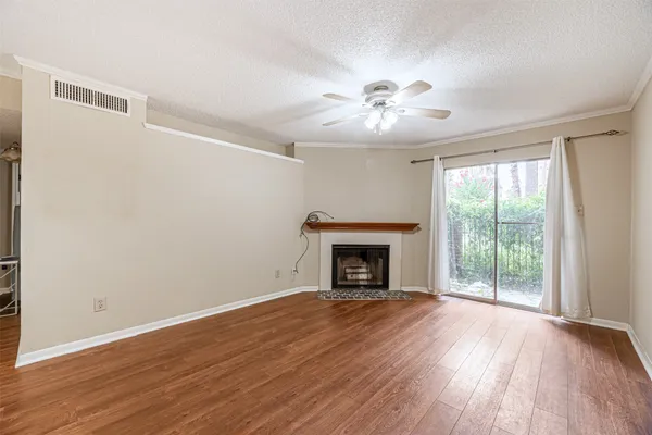 $1,350 | 2121 Hepburn Street, Unit 511, Houston, TX 77054