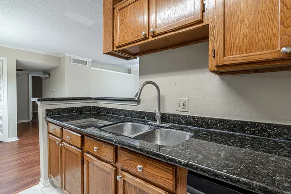 $1,350 | 2121 Hepburn Street, Unit 511, Houston, TX 77054