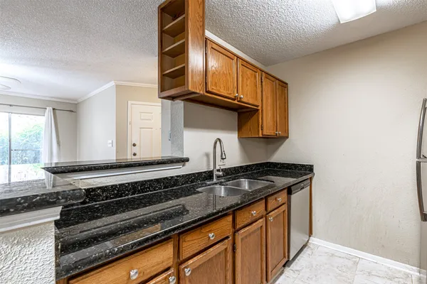 $1,350 | 2121 Hepburn Street, Unit 511, Houston, TX 77054