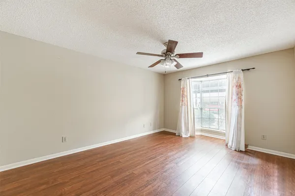 $1,350 | 2121 Hepburn Street, Unit 511, Houston, TX 77054