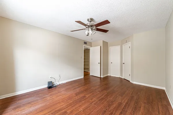 $1,350 | 2121 Hepburn Street, Unit 511, Houston, TX 77054