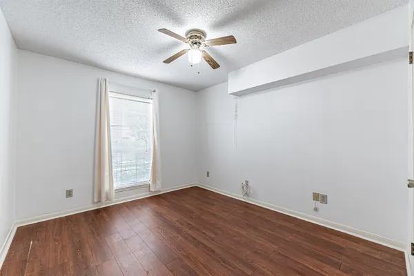 $1,350 | 2121 Hepburn Street, Unit 511, Houston, TX 77054