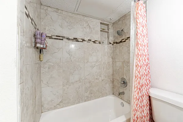 $1,350 | 2121 Hepburn Street, Unit 511, Houston, TX 77054