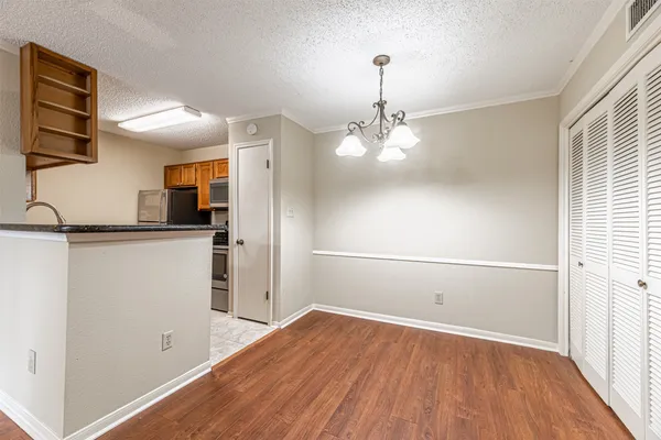 $1,350 | 2121 Hepburn Street, Unit 511, Houston, TX 77054