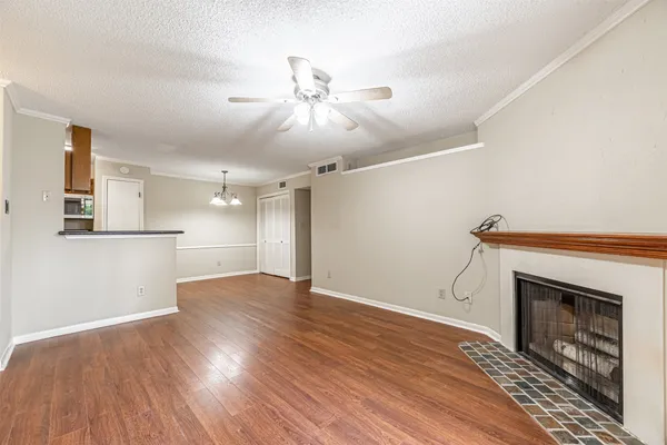 $1,350 | 2121 Hepburn Street, Unit 511, Houston, TX 77054