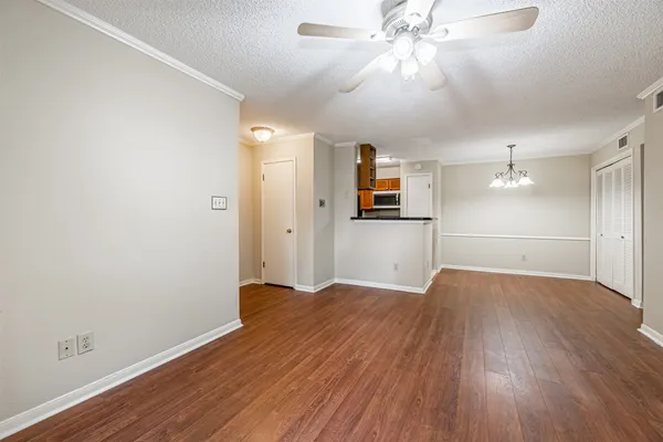 $1,350 | 2121 Hepburn Street, Unit 511, Houston, TX 77054