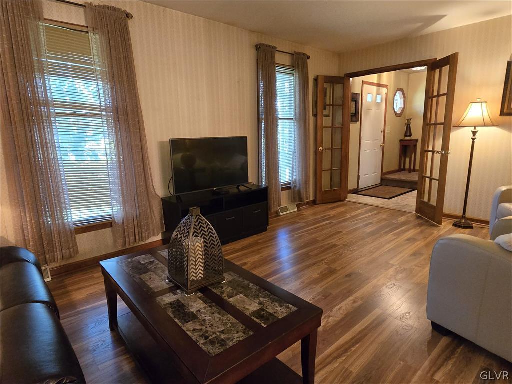 3746 Apple Road Orefield, PA 18069 - Photo 7 of 44 Living Room