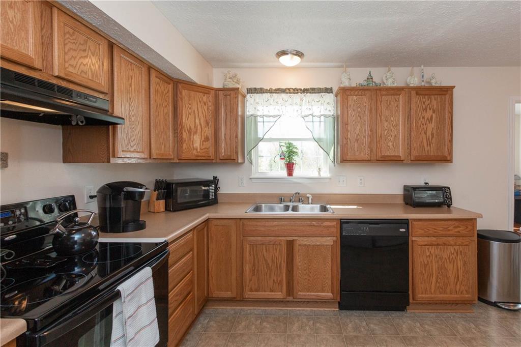 8084 Elsen Ridge Avon, IN 46123 - Photo 2 of 18 Gallery Image 2
