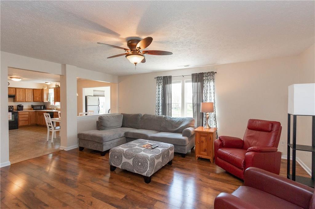8084 Elsen Ridge Avon, IN 46123 - Photo 5 of 18 Gallery Image 5
