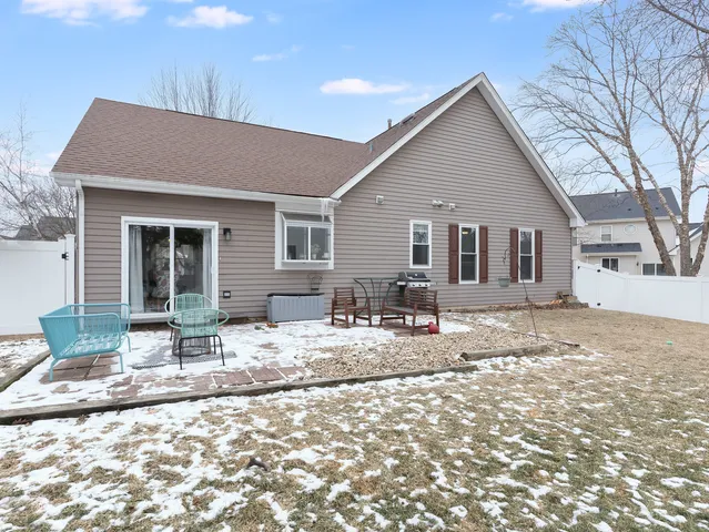 $425,000 | 1329 Amaranth Drive, Naperville, IL 60564