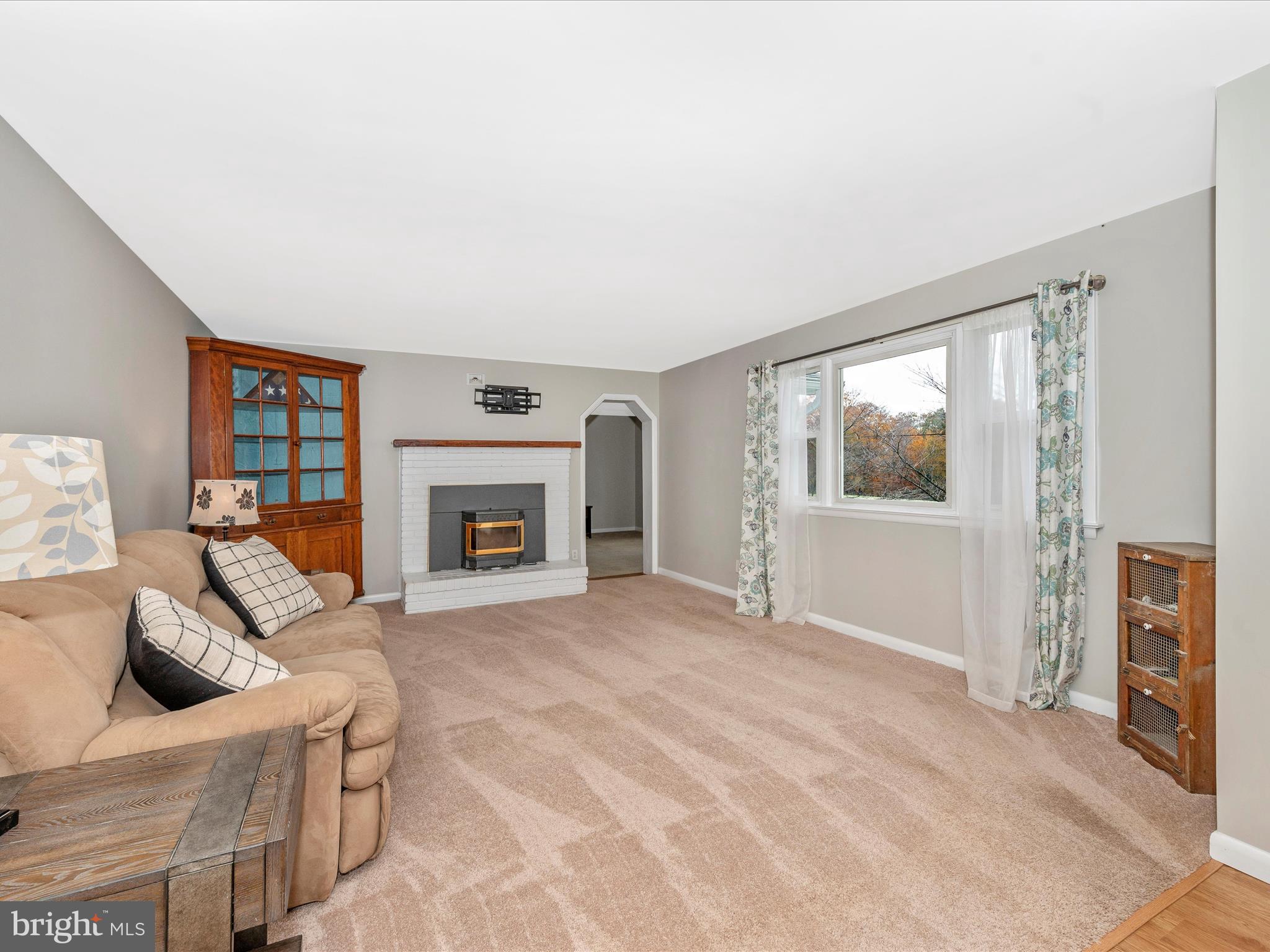 2231 Dr Stitely Road New Windsor, MD 21776 - Photo 11 of 42 Living Room