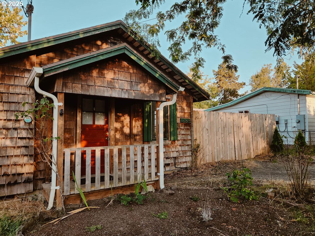 1895 City View Street Eugene, OR 97405 - Photo 1 of 36