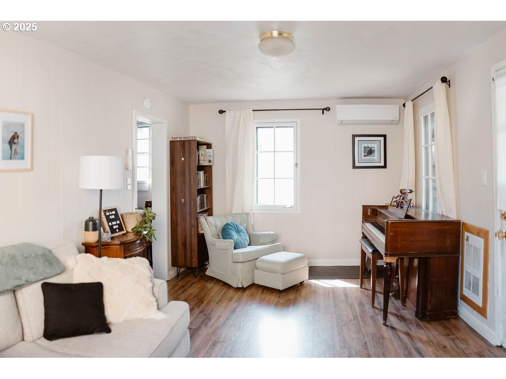 1895 City View Street Eugene, OR 97405 - Photo 5 of 36