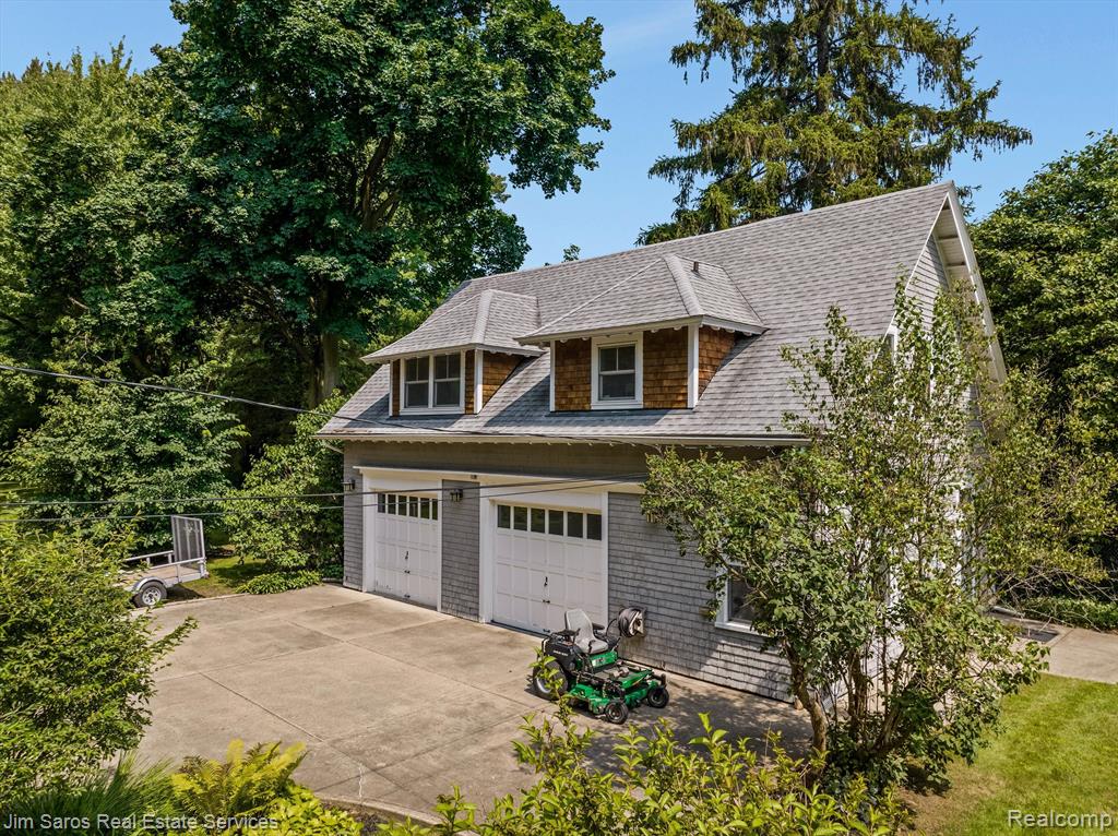 1040 Lake Shore Road Grosse Pointe Shores, MI 48236 - Photo 5 of 9