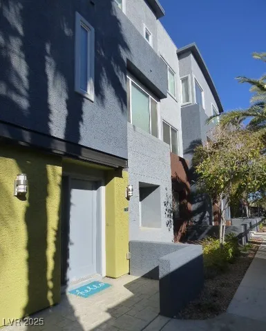 $1,900 | 9050 West Tropicana Avenue, Unit 1094, Las Vegas, NV 89147