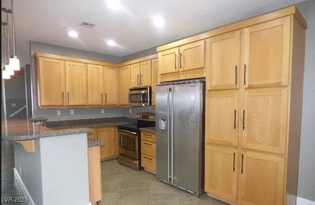 $1,900 | 9050 West Tropicana Avenue, Unit 1094, Las Vegas, NV 89147