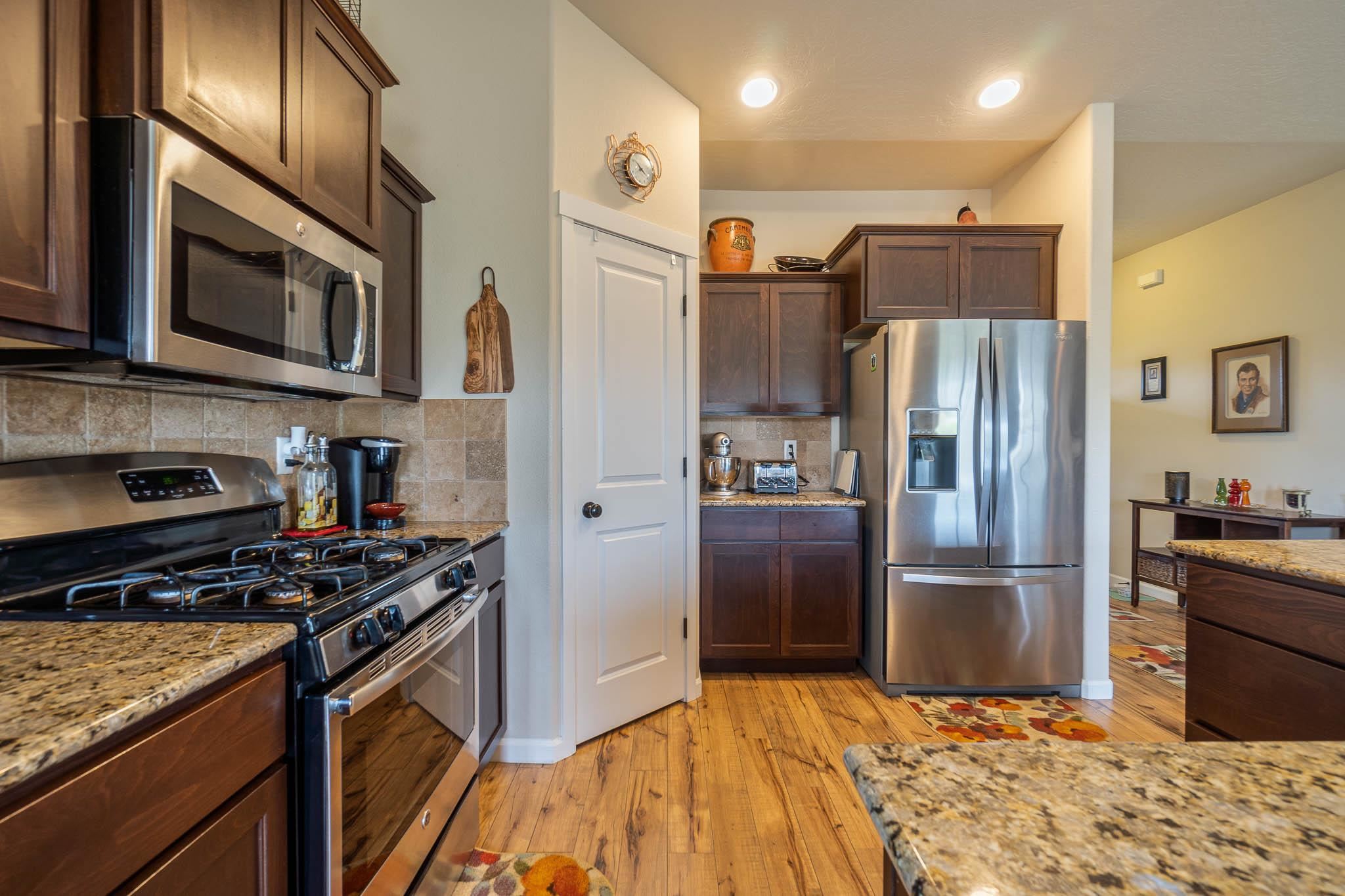 7823 South Fruitvale Road Cheney, WA 99004 - Photo 8 of 35