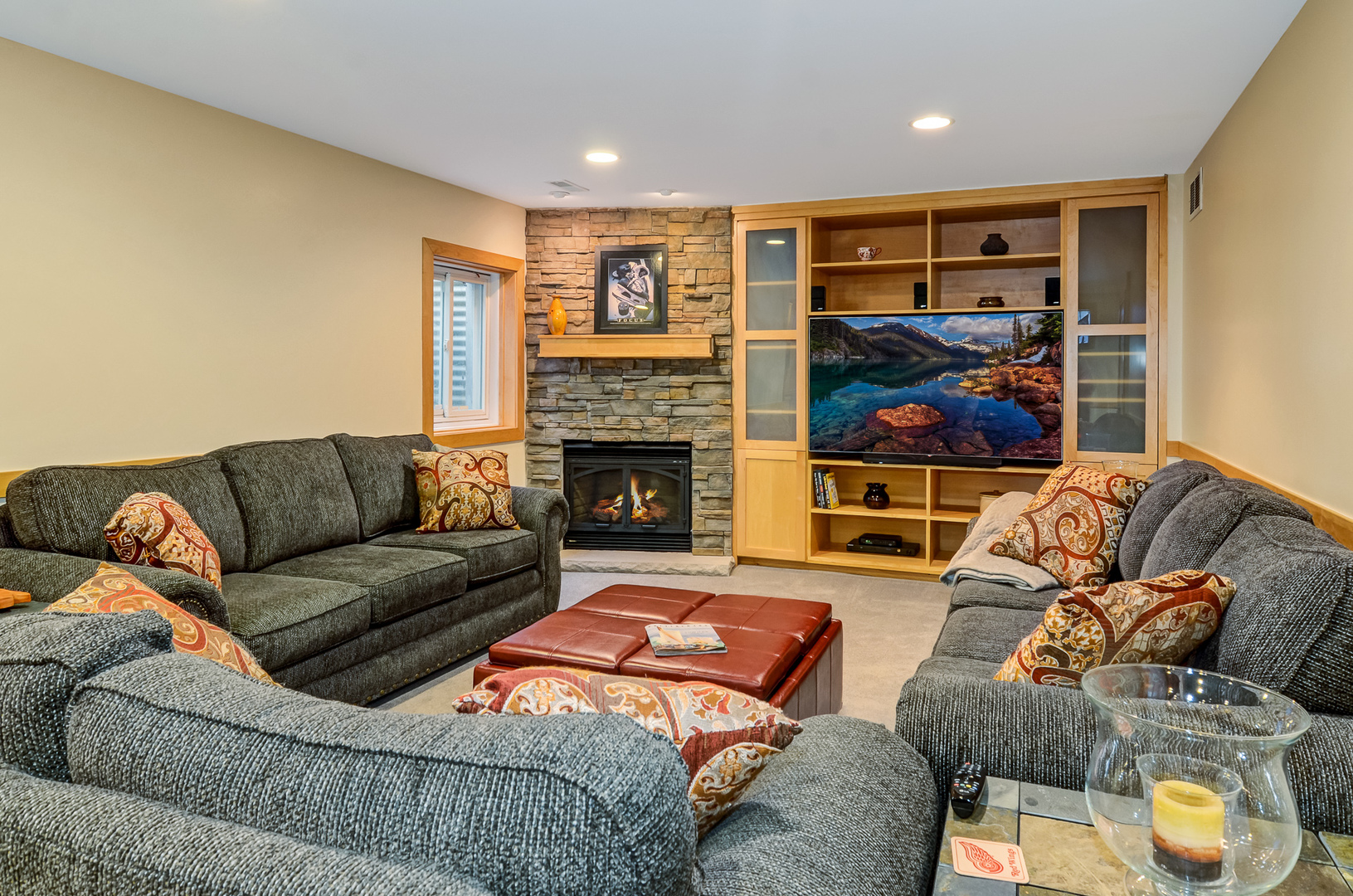 307 North County Line Road Hinsdale, IL 60521 - Photo 23 of 31 a living room with furniture and a fireplace