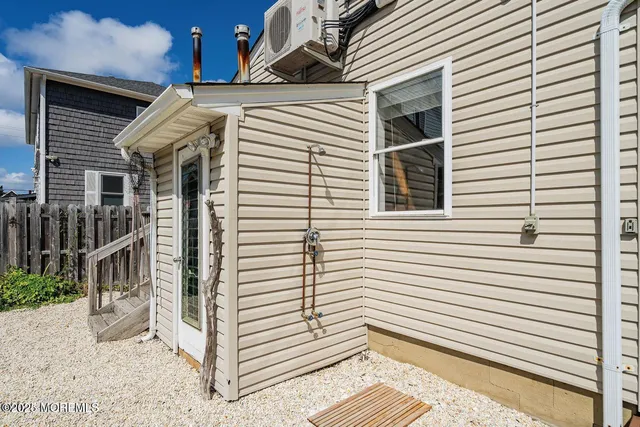 a view of a back side of house