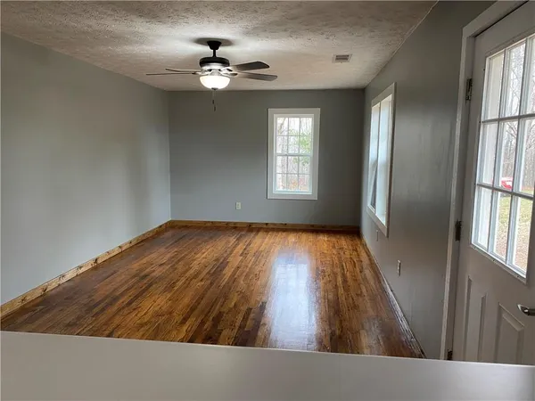 $1,400 | 2629 Carl Drive, Gainesville, GA 30506