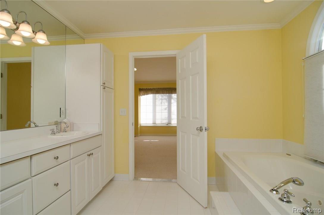 3190 Topview Court Rochester, MI 48309 - Photo 17 of 28 GRU_4004.jpg