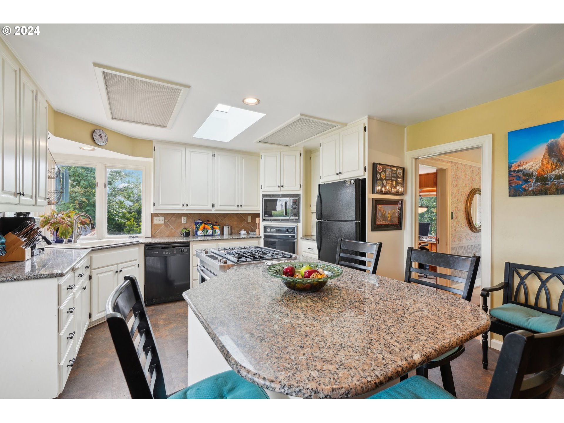 15680 Southeast Wallace Road Portland, OR 97267 - Photo 17 of 48 Gallery Image 17