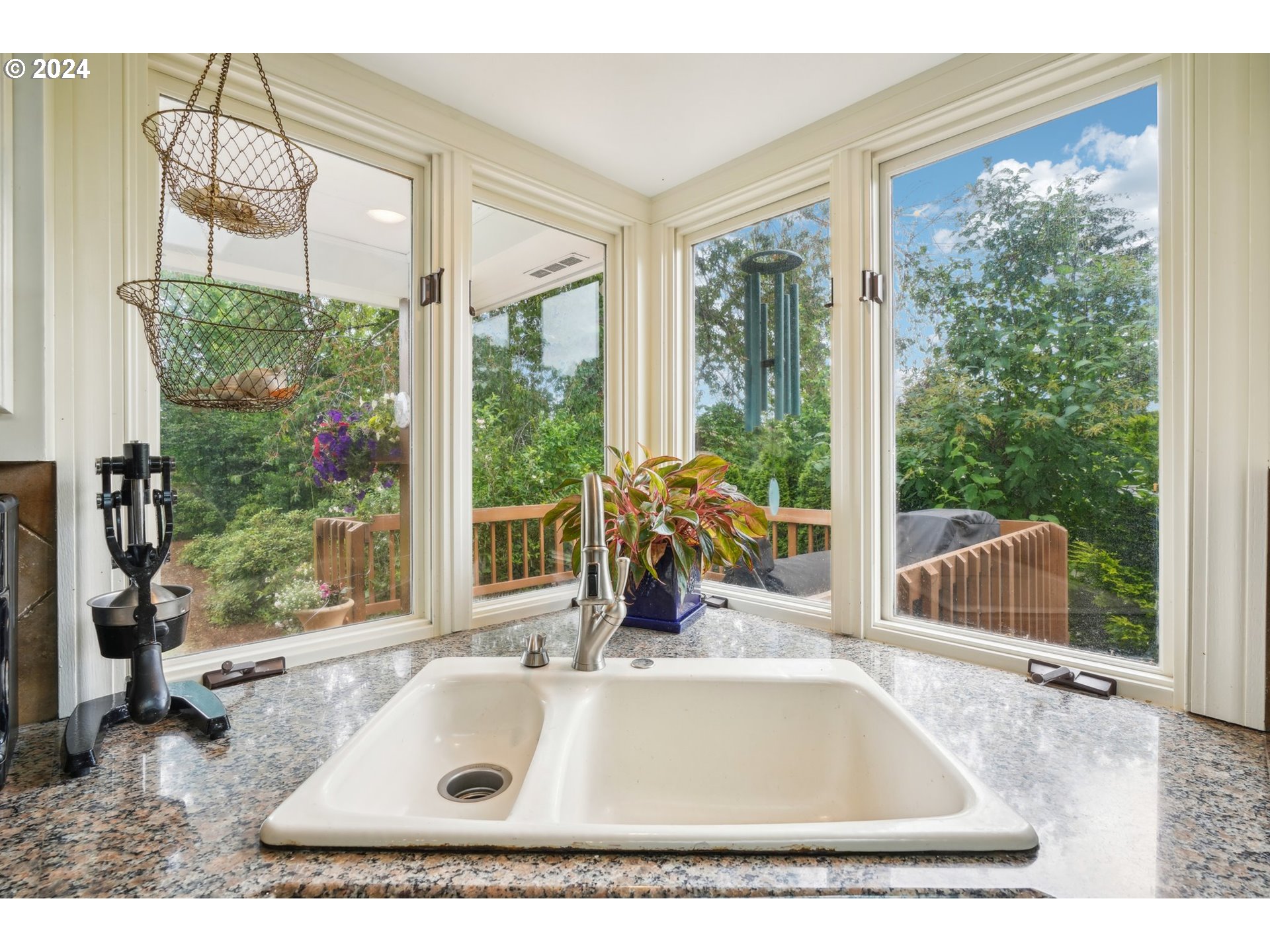 15680 Southeast Wallace Road Portland, OR 97267 - Photo 18 of 48 Gallery Image 18