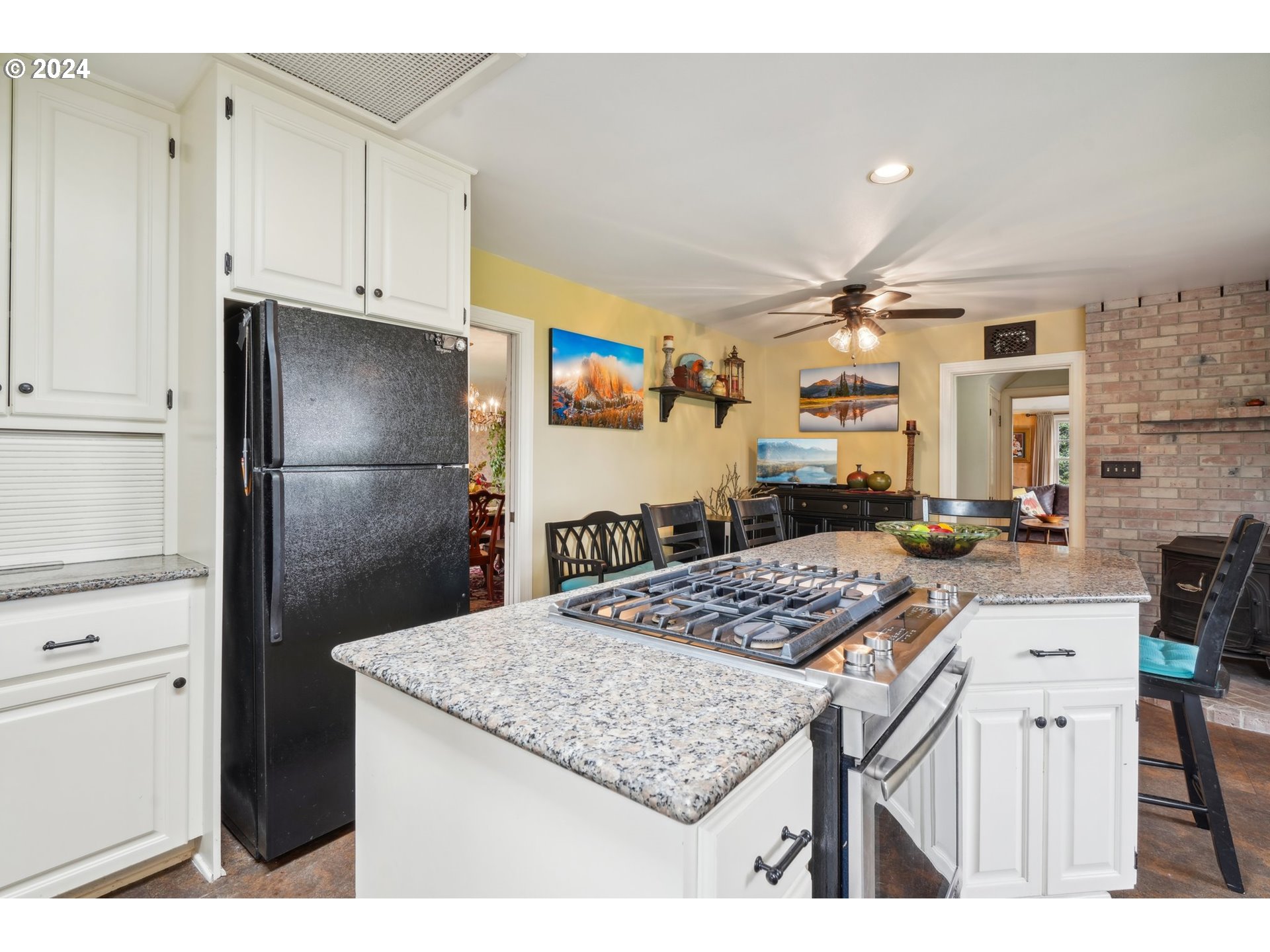 15680 Southeast Wallace Road Portland, OR 97267 - Photo 19 of 48 Gallery Image 19