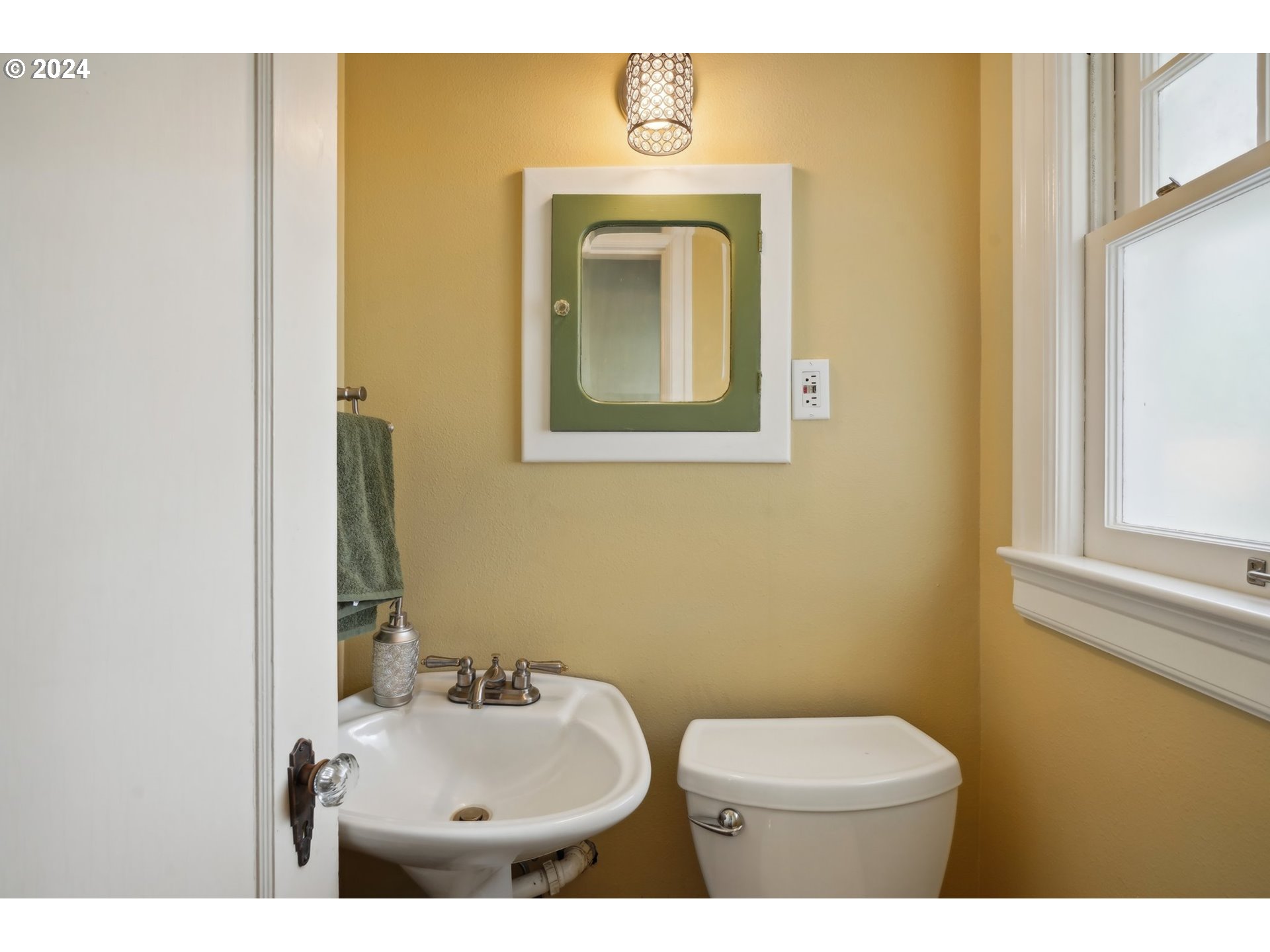 15680 Southeast Wallace Road Portland, OR 97267 - Photo 27 of 48 Gallery Image 27