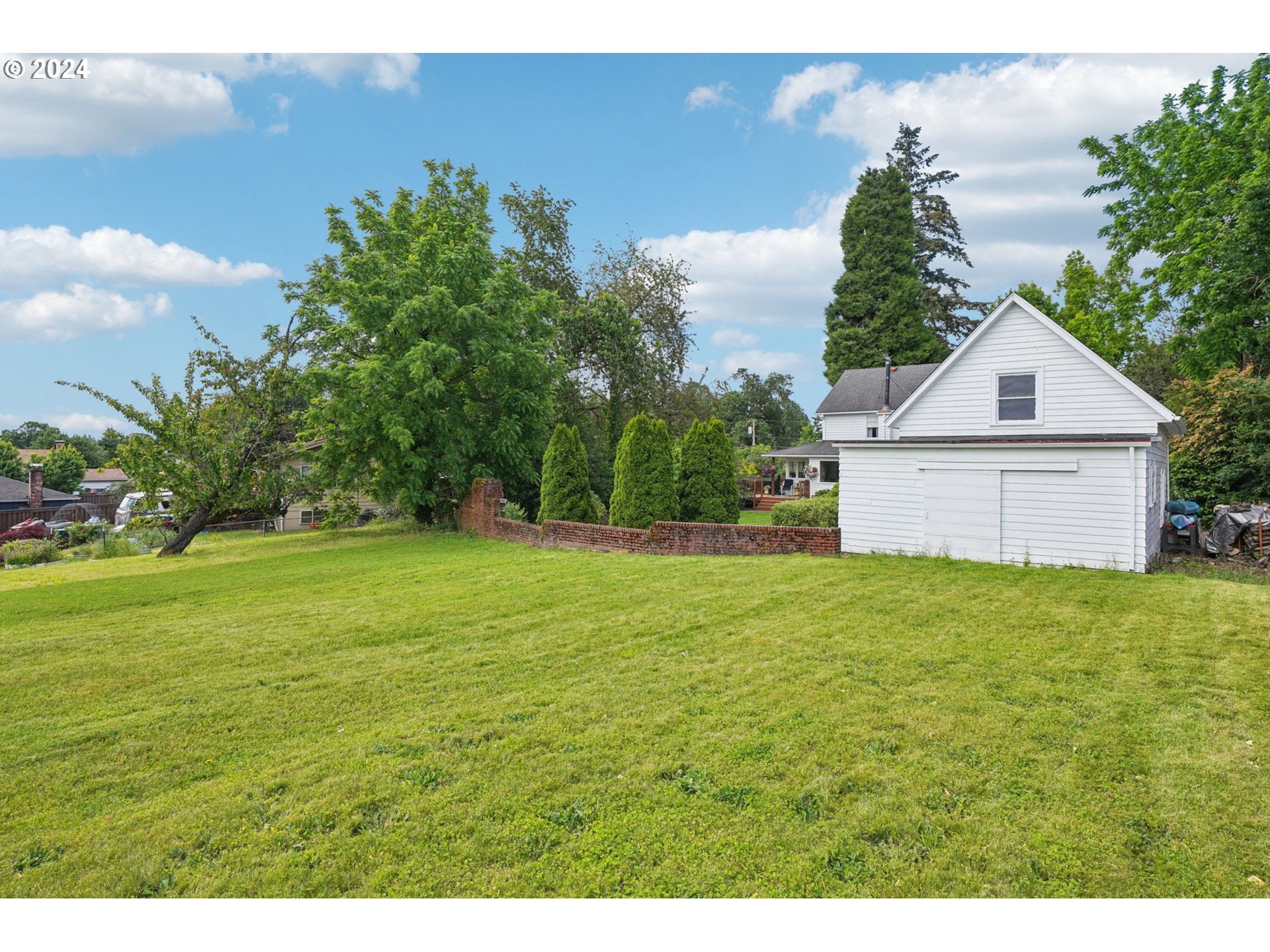 15680 Southeast Wallace Road Portland, OR 97267 - Photo 41 of 48 Gallery Image 41