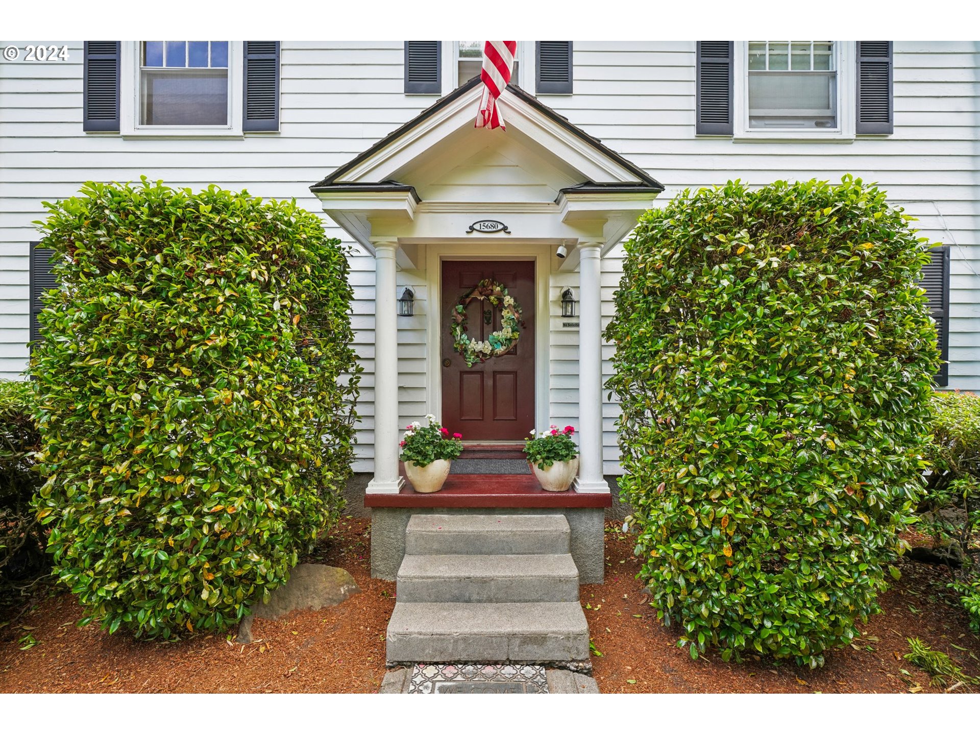 15680 Southeast Wallace Road Portland, OR 97267 - Photo 6 of 48 Gallery Image 6