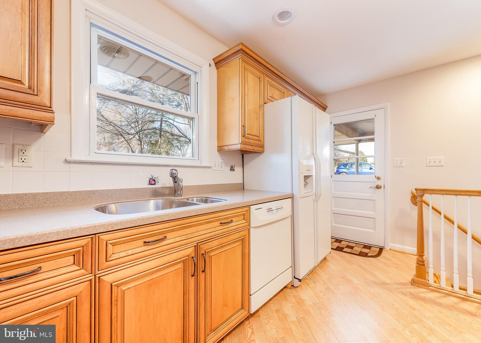 2826 Pinewick Road Ellicott City, MD 21042 - Photo 4 of 32 Updated kitchen