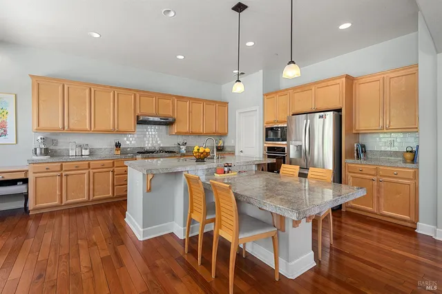 $1,375,000 | 8596 Starr Road, Windsor, CA 95492