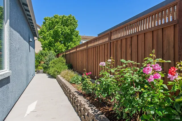 $1,375,000 | 8596 Starr Road, Windsor, CA 95492