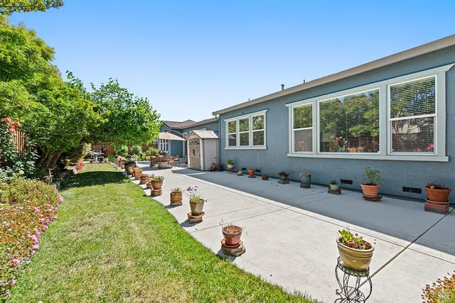 $1,375,000 | 8596 Starr Road, Windsor, CA 95492