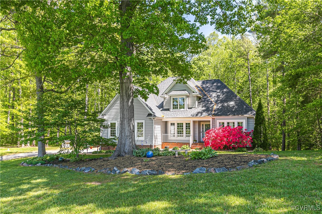 17476 Parsons Ridge Road Beaverdam, VA 23015 - Photo 6 of 40 a front view of a house with yard