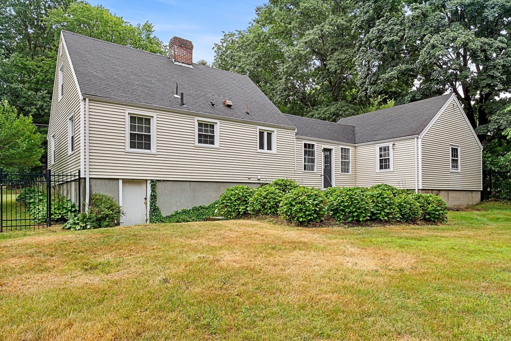 165 Tahattawan Road Littleton, MA 01460 - Photo 34 of 42