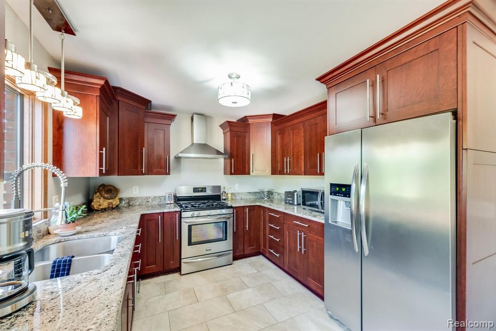 2373 Norton Road Rochester Hills, MI 48307 - Photo 3 of 36