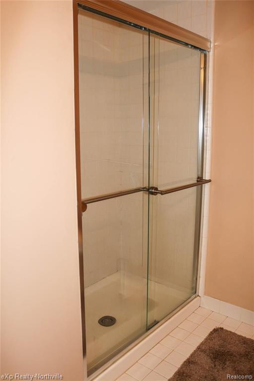 30594 Orchard Lake Road, Unit 49 Farmington Hills, MI 48334 - Photo 9 of 19