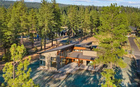 $1,545,000 | 1700 Wanawish Loop, Cle Elum, WA 98922