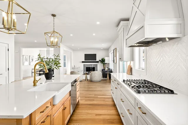 $1,799,000 | 8 Callahan Drive, Woburn, MA 01801