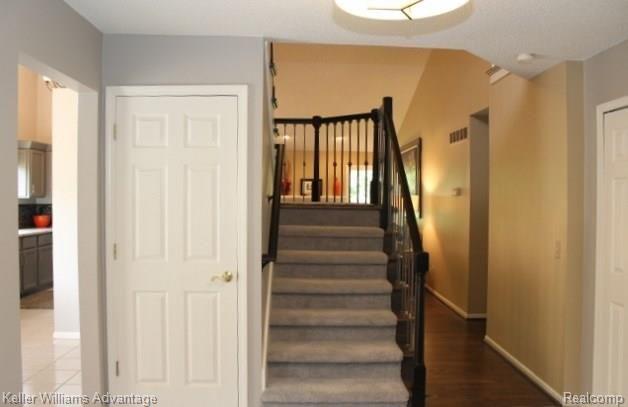 21530 River Ridge Court Farmington Hills, MI 48335 - Photo 4 of 64