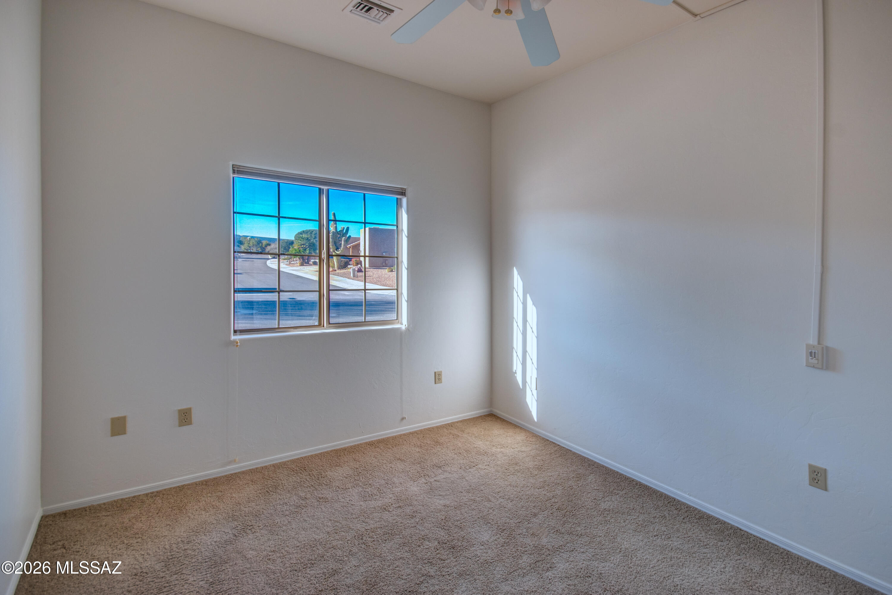 4003 South Golden Lynx Road Green Valley, AZ 85614 - Photo 23 of 36 Guest bedroom