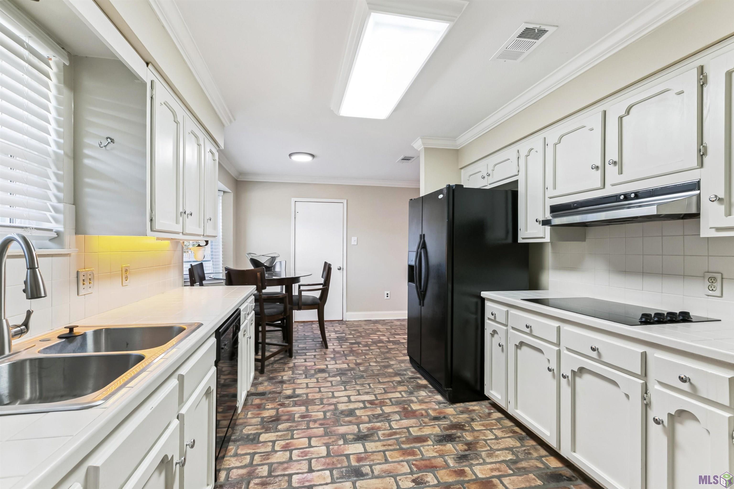 16620 Appomattox Avenue Baton Rouge, LA 70817 - Photo 6 of 23 KITCHEN