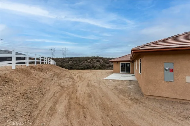 $599,000 | 6850 Braceo Street, Oak Hills, CA 92344